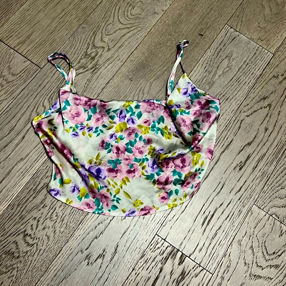 SHEIN flower silk crop top & skirt set - Picture 2 of 2